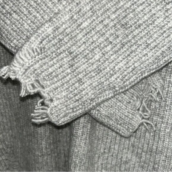 Stitches & Stripes Gray Sweater(Size Medium) - Picture 7 of 9